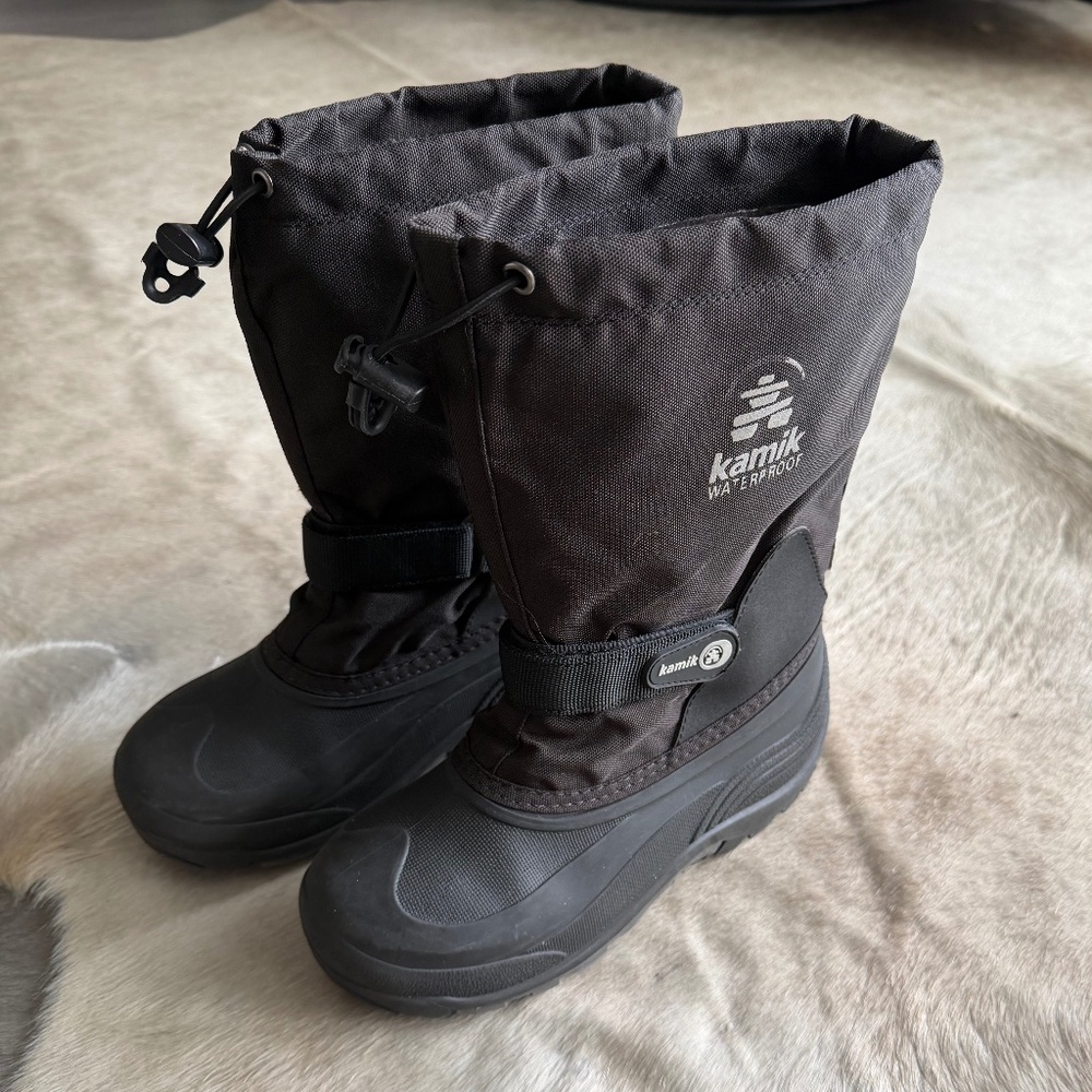 Youth KAMIK Waterproof snow boots rain boots Boys/ Girls, Black